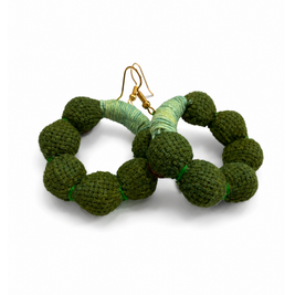 Aretes La Santa, Verde olivo, Teñido Natural, Aretes de bolas