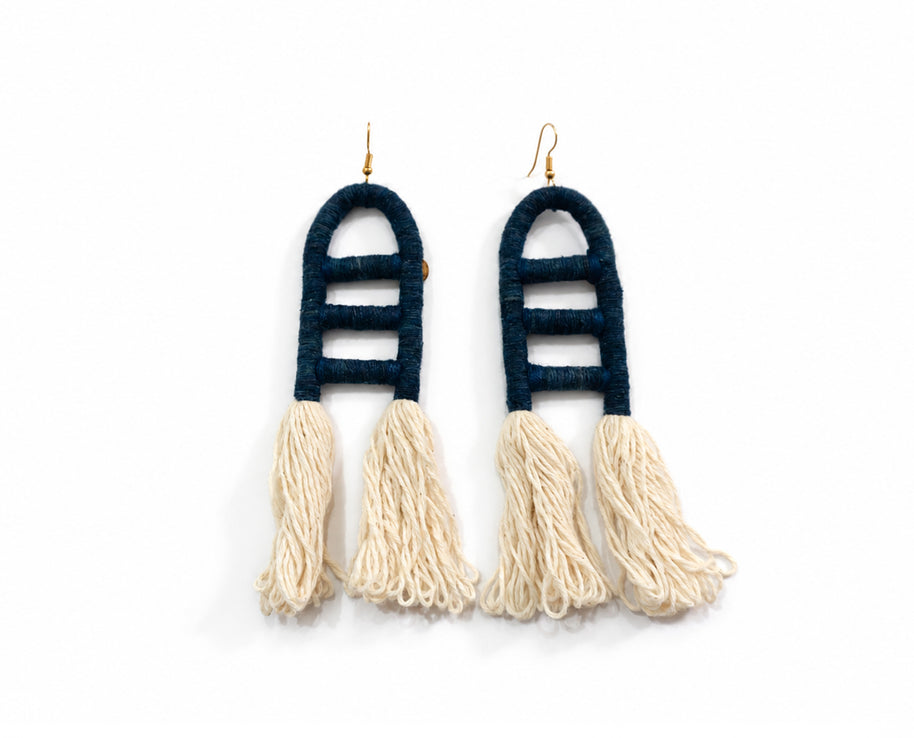 Aretes e 3 líneas, aretes de flecos, aretes teñidos naturalmente.