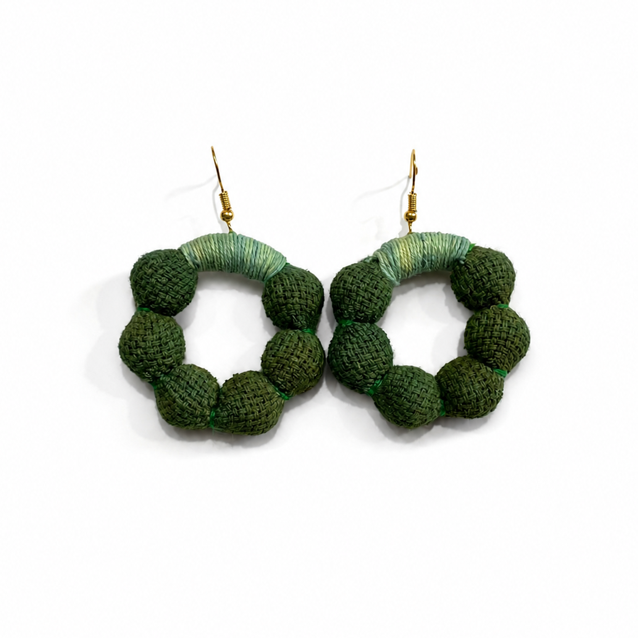 Aretes La Santa, Verde olivo, Teñido Natural, Aretes de bolas