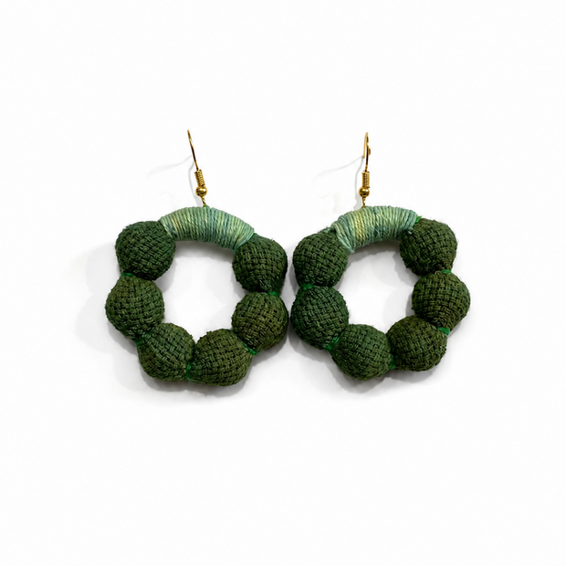 Aretes La Santa, Verde olivo, Teñido Natural, Aretes de bolas