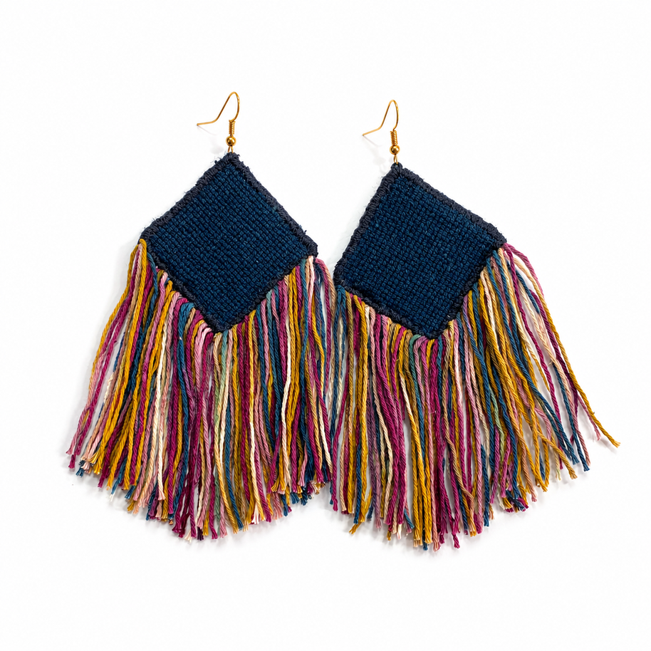 Aretes rombo azul fleco multicolor, Teñido natural, Joyería textil