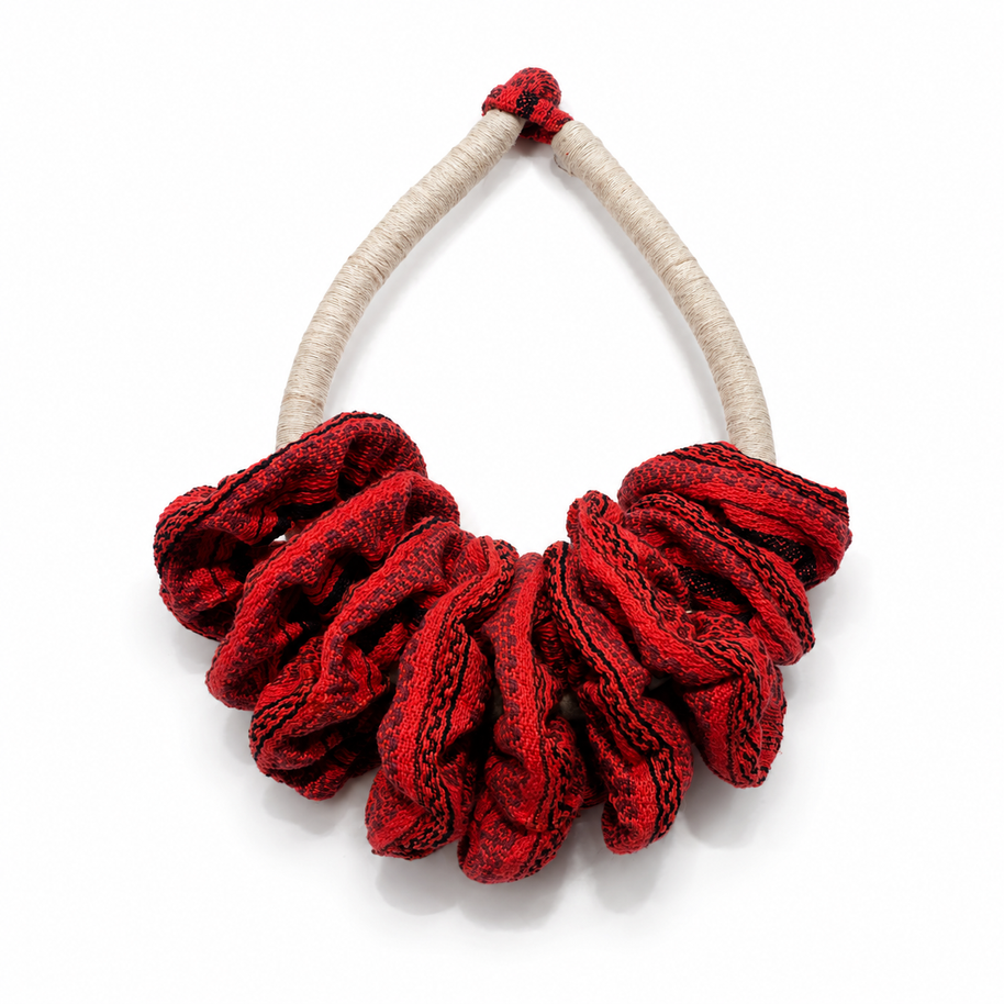 Collar Me Siento Soft, Tela Roja Mitla, Cuello Beige