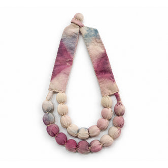 Collar Silvina doble, teñido cochinilla espontáneo, teñido con añil