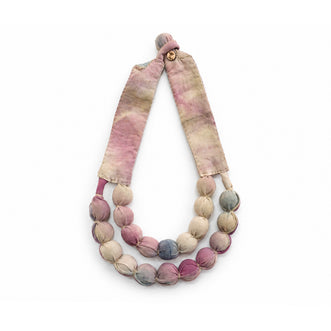 Collar Silvina doble, teñido cochinilla espontáneo, teñido con añil
