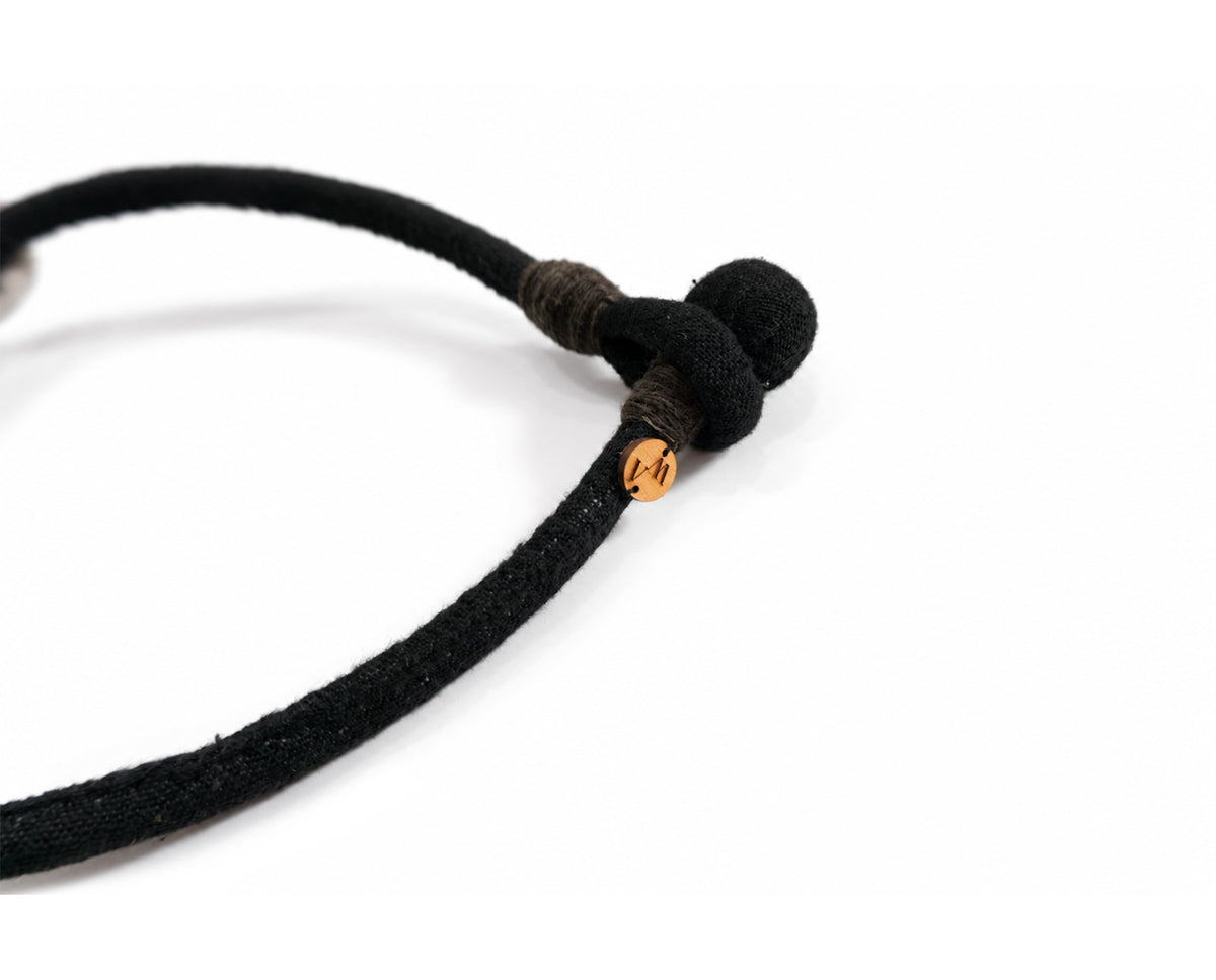 Collar ¿Por qué soñamos? , Textil teñido naturalmente, Teñido con huizache