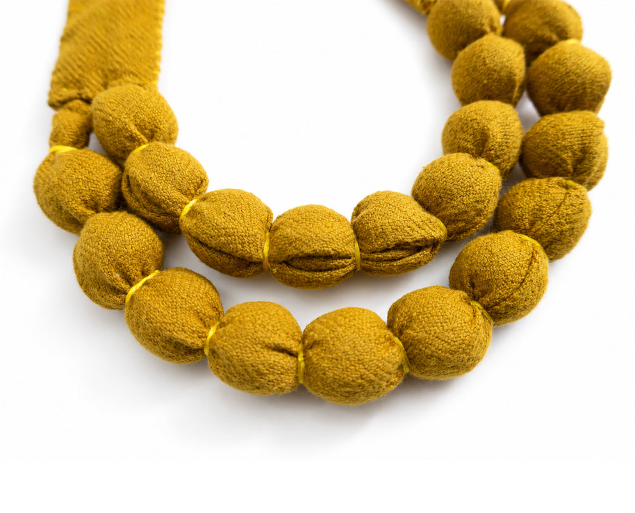 Collar Silvina doble - Color Amarillo - Teñido naturalmente con pericón - Amarillo