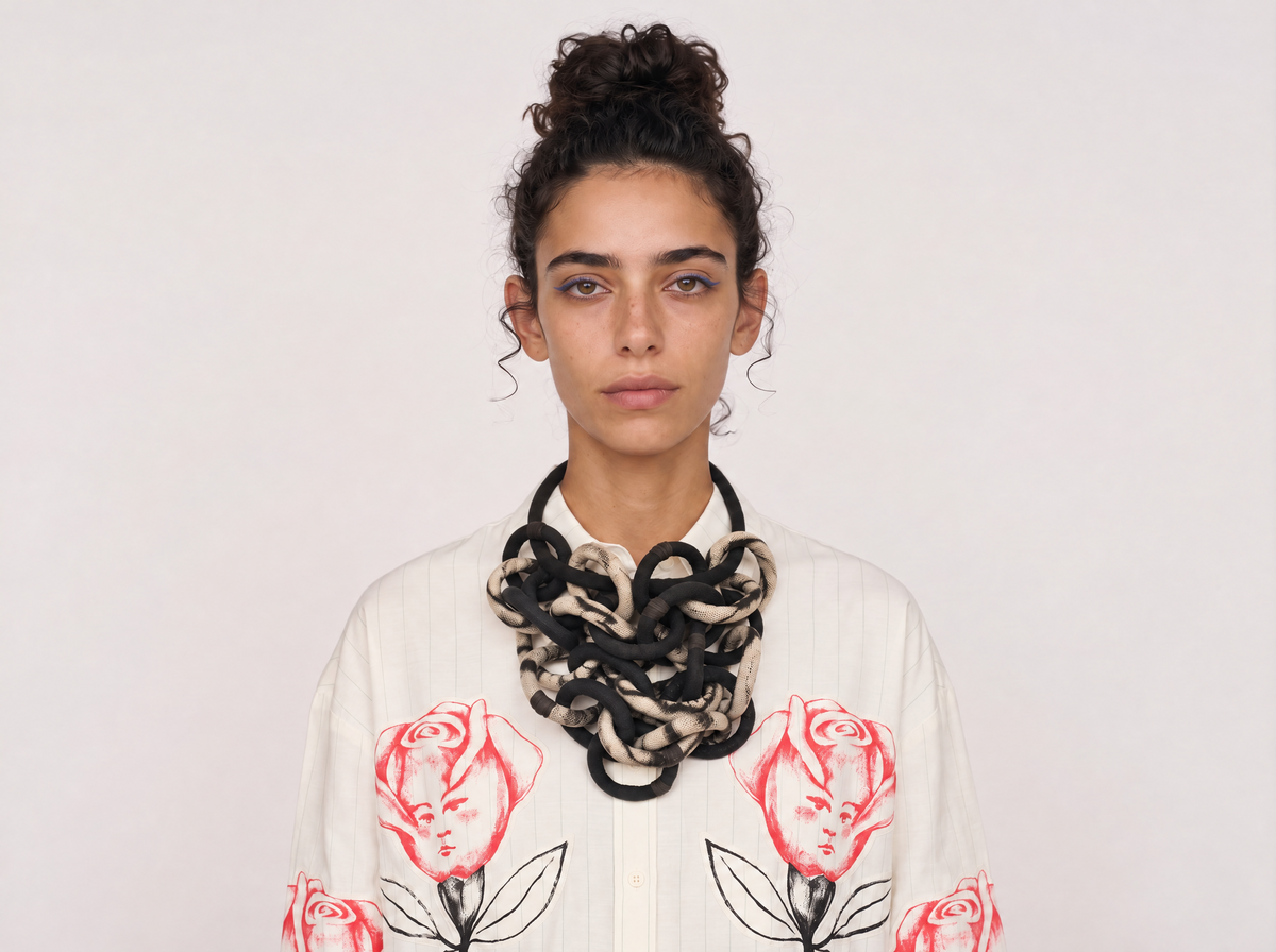 Collar ¿Por qué soñamos? , Textil teñido naturalmente, Teñido con huizache