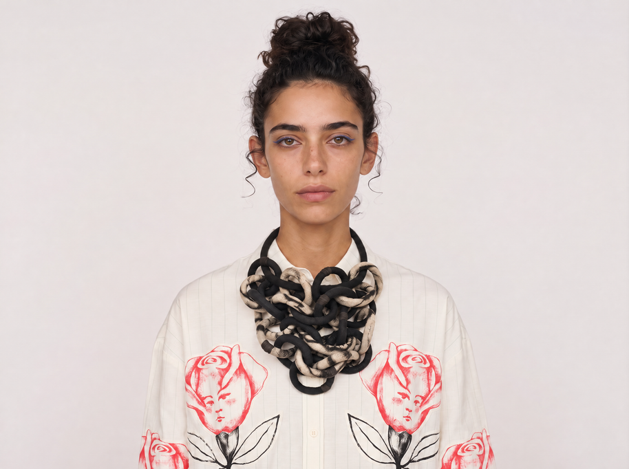 Collar ¿Por qué soñamos? , Textil teñido naturalmente, Teñido con huizache